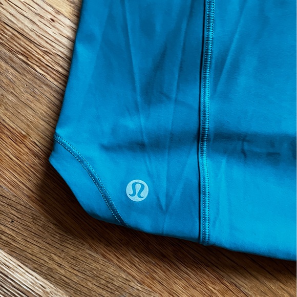 Lululemon Women’s Tank, Teal Lagoon, Size 10 - Picture 4 of 5